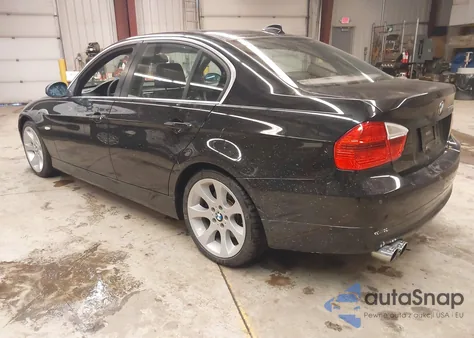 2006 BMW 330Xi z USA, uszkodzony, nr VIN WBAVD33526KV61975